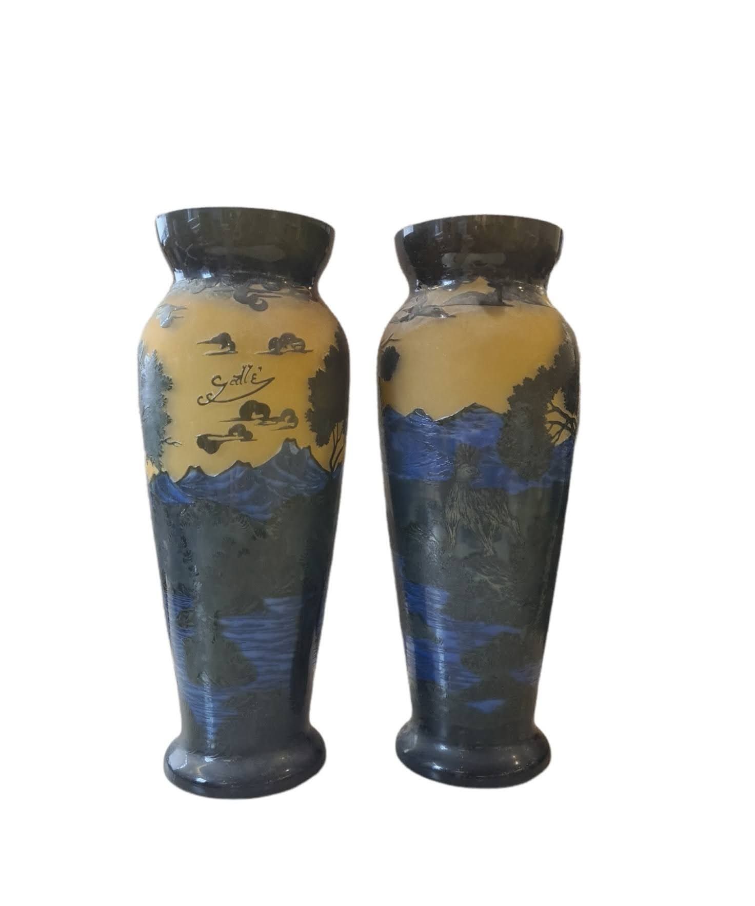 Null GALLE (Dans le goût de)

Paire de vases en verre à décor orangé et bleu dég&hellip;
