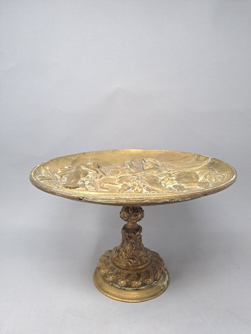 Null 
Marcel DEBUT (1865-1933)

Copa de bronce patinado sobre un pedestal, titul&hellip;