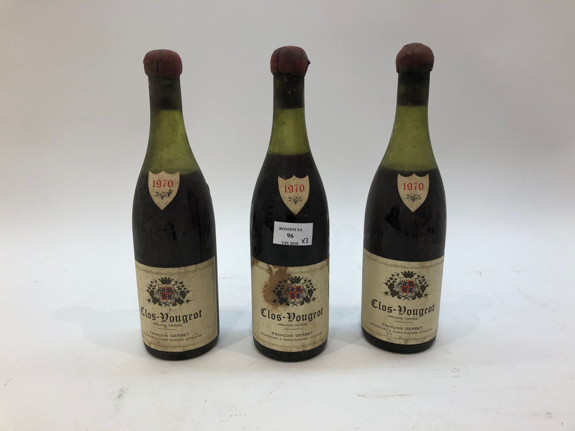 Null 3 bouteilles CLOS-VOUGEOT, F. Gerbet 1970 (1 LB bouchon tombant, 2 B)