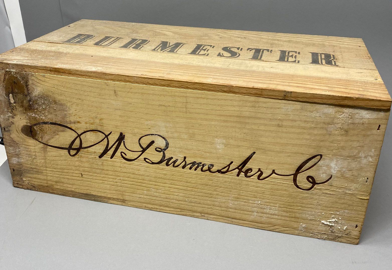 Null Sr. Burmester, en su caja sellada, "Vintage 2000, 6 x 750 ml, producto de P&hellip;