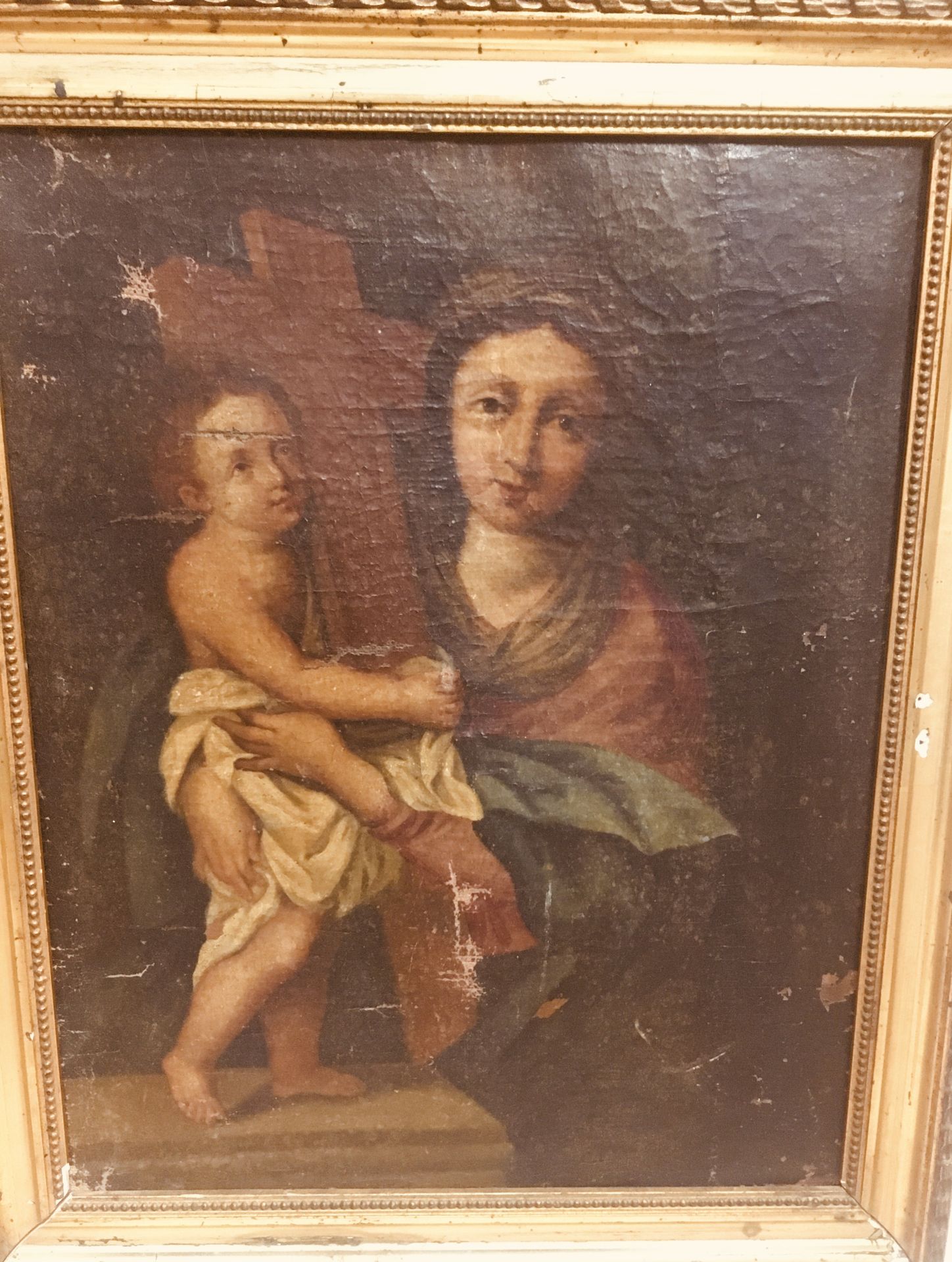 Null 法国学校
在17世纪的品味中

抱着十字架的圣母与圣婴
布面油画（缝隙和事故；旧清漆脏）。

H.40厘米，宽31厘米