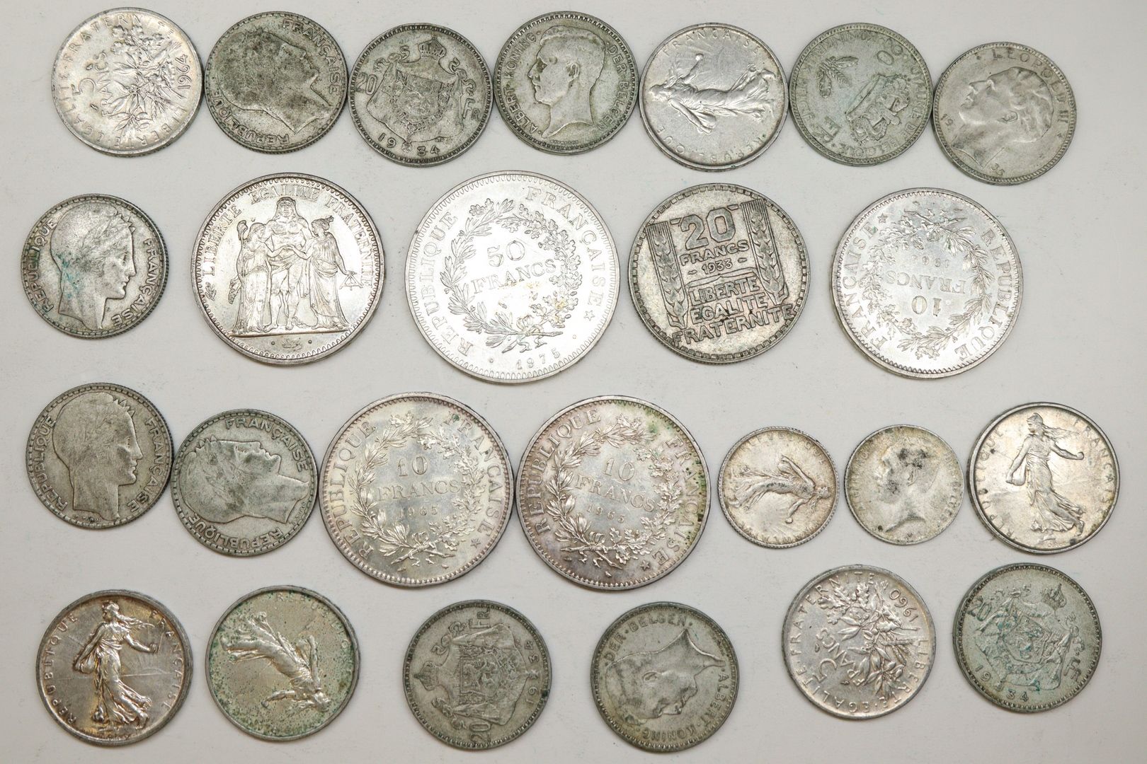Null Lot de pièces en argent composé de :

5 Francs Semeuse 1960x8, 1962x8, 1963&hellip;
