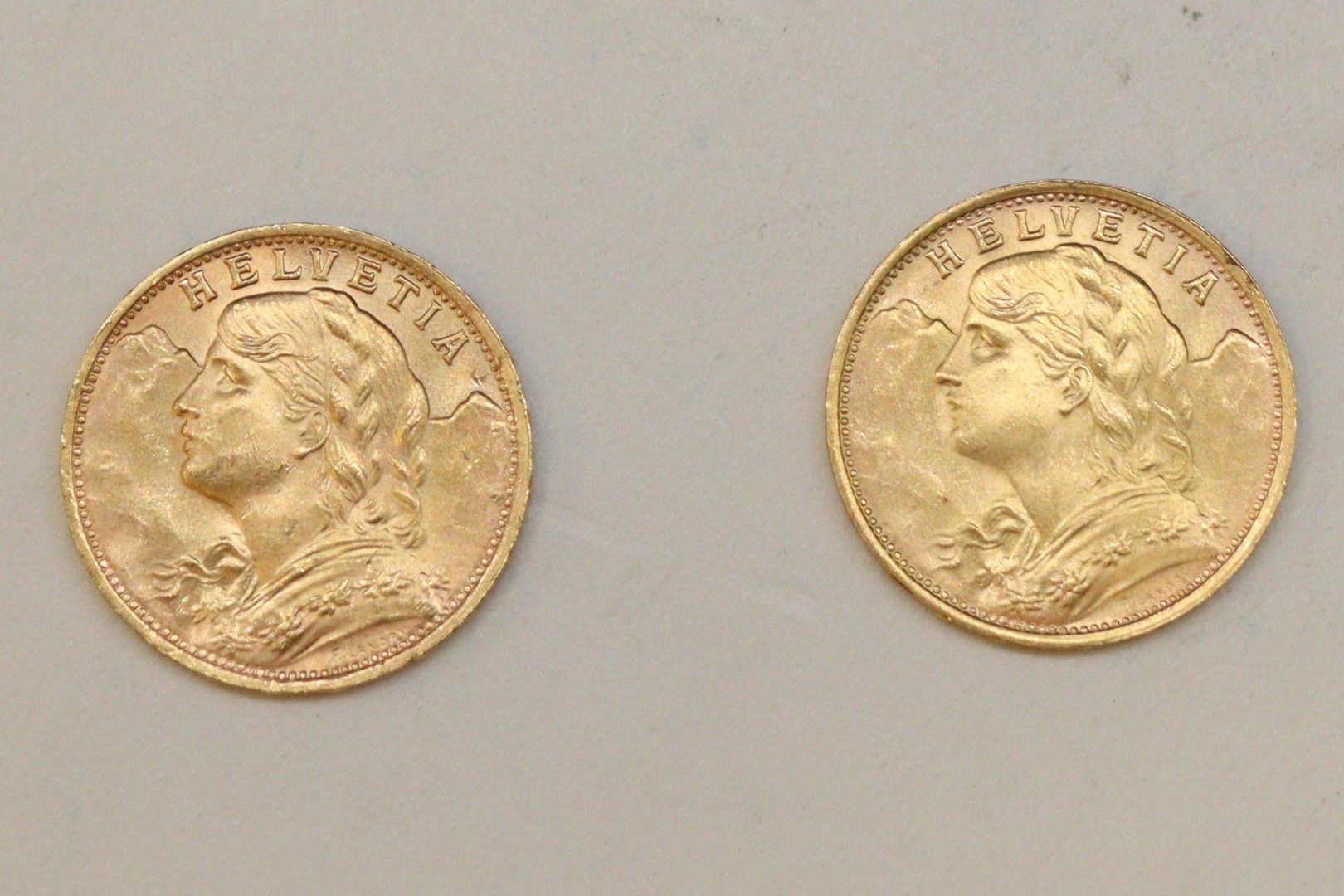 Null Vreneli（1935年LB）两枚20法郎金币拍品

SUP。

重量：13.9克。