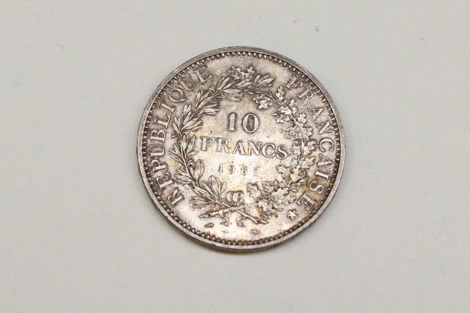 Null Pièce de 10 francs Hercule 1967.



Poids : 25 g.