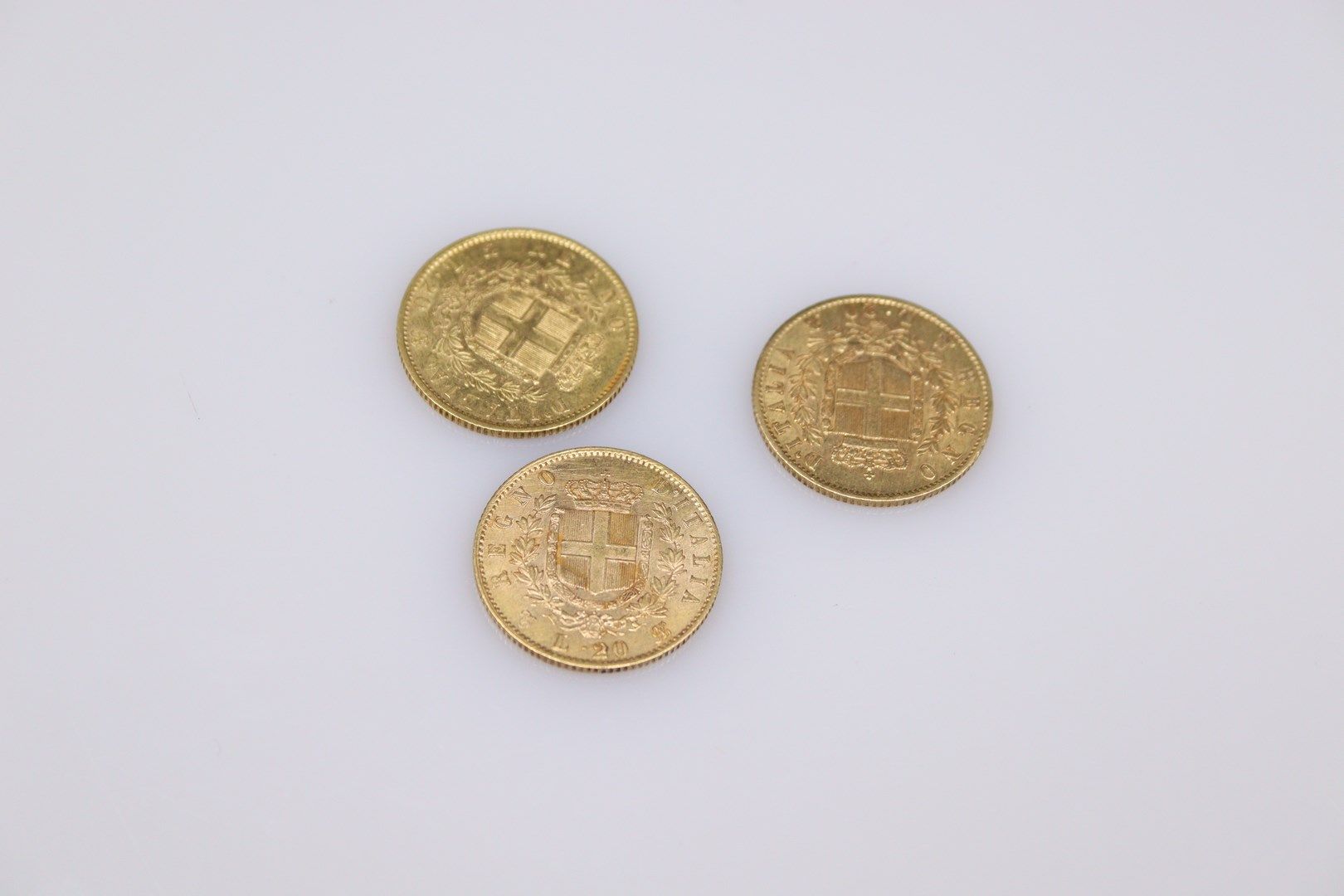 Null 维托里奥-埃马努埃莱二世（1862; 1868; 1873）3枚20法郎金币拍品
重量：19.3克。