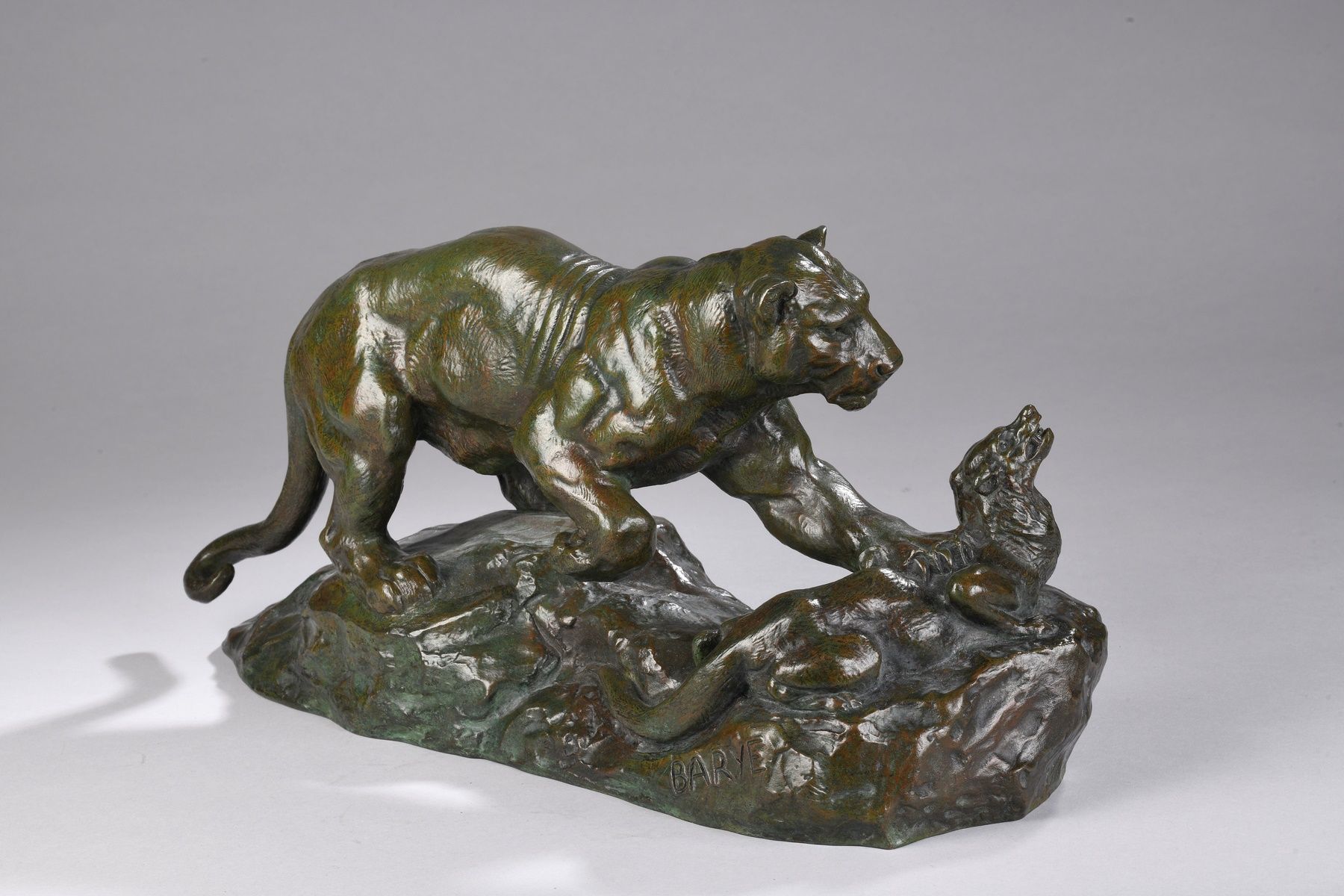Null 巴里-安托万-路易斯，1796-1875
豹子惊讶于齐贝斯(第二版)
青铜组，红褐色铜绿相间，死后铸造 
在露台上：BARYE
高度：22.3厘米；宽&hellip;