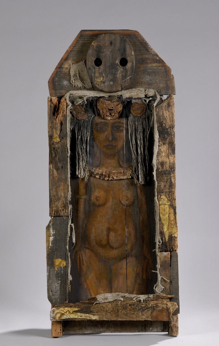 Null PASTOR Gilbert, 1932-2015
La gardienne du temple
reliquaire en bois peint e&hellip;