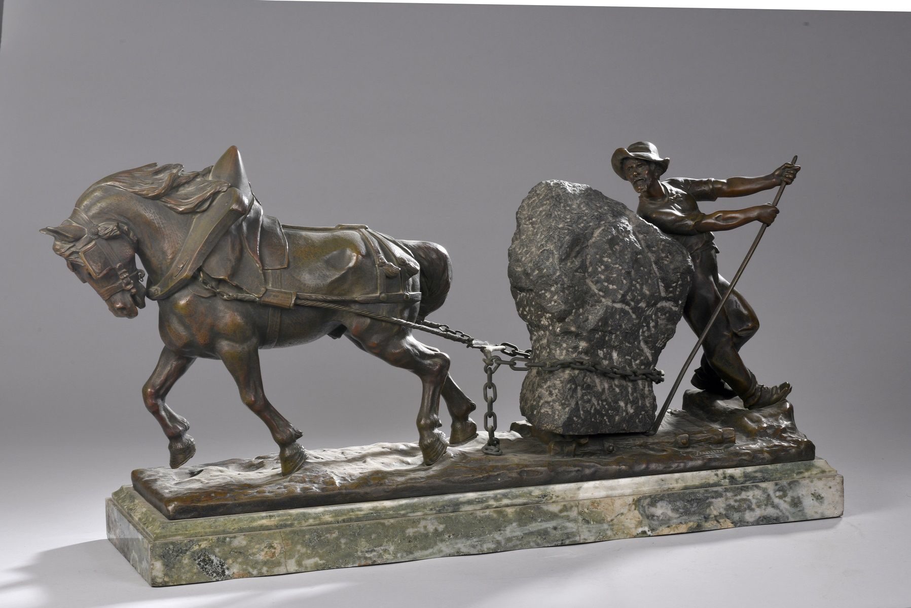 Null DROUOT Édouard, 1859-1945
Cheval de trait et carrier
groupe en bronze à pat&hellip;