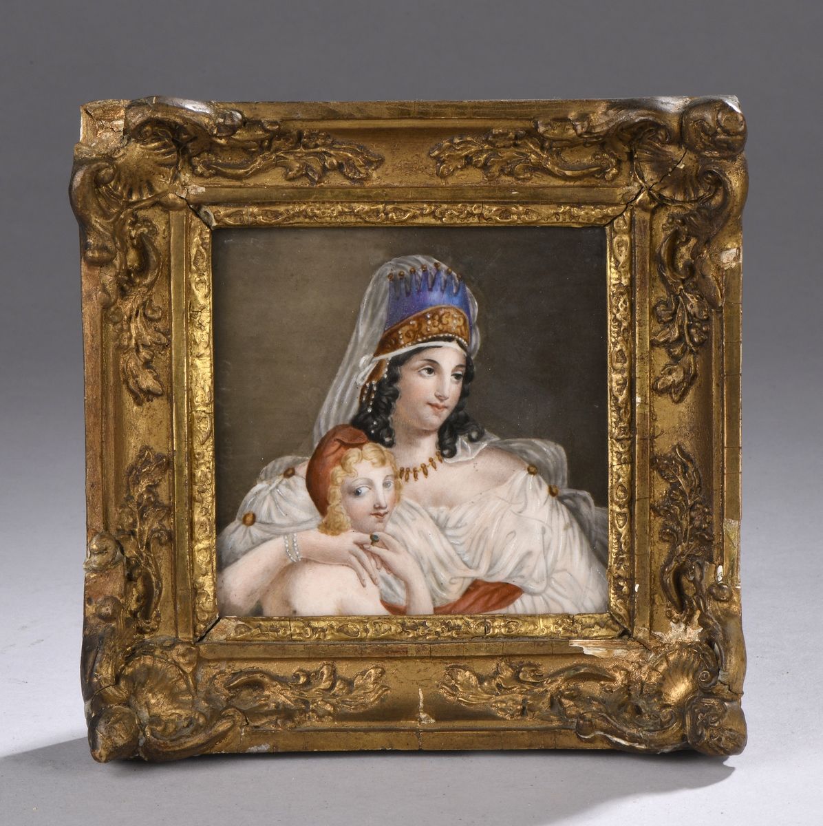 Null 维尔-艾尔莎（？）
活跃于19世纪上半叶

女王和她的小儿子

瓷器上的绘画
左侧有签名，日期为1839年

H.11 - W. 11 cm