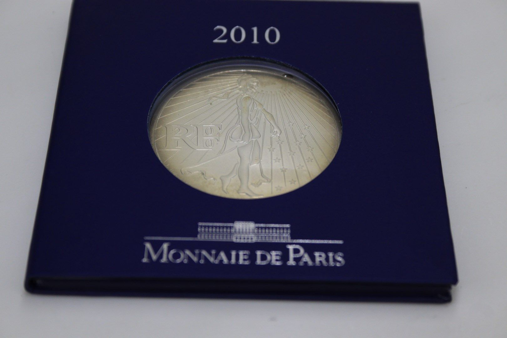 Null MÜNZE VON PARIS
Set aus 4 Silbermünzen der Pariser Münze, bestehend aus : 
&hellip;