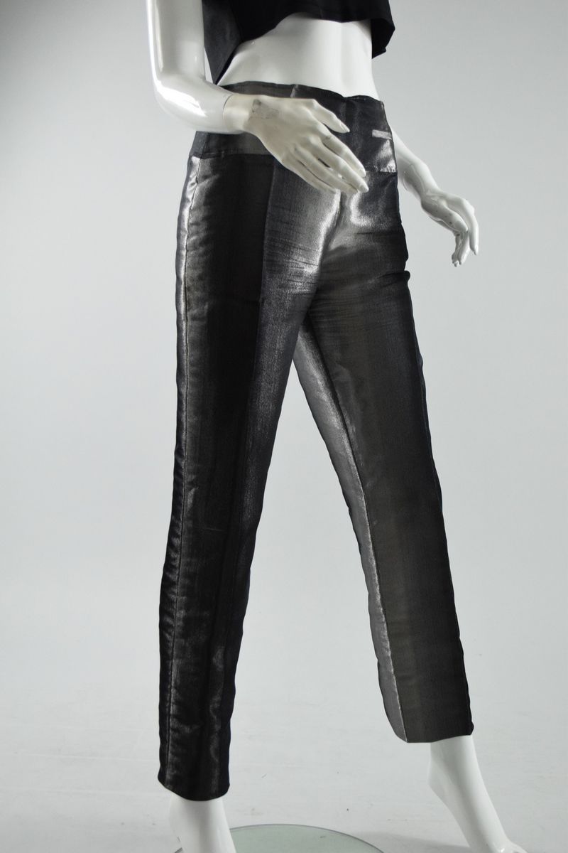 Null JEAN PAUL GAULTIER 

Iridescent gray silk pants with horizontal gradient. 
&hellip;