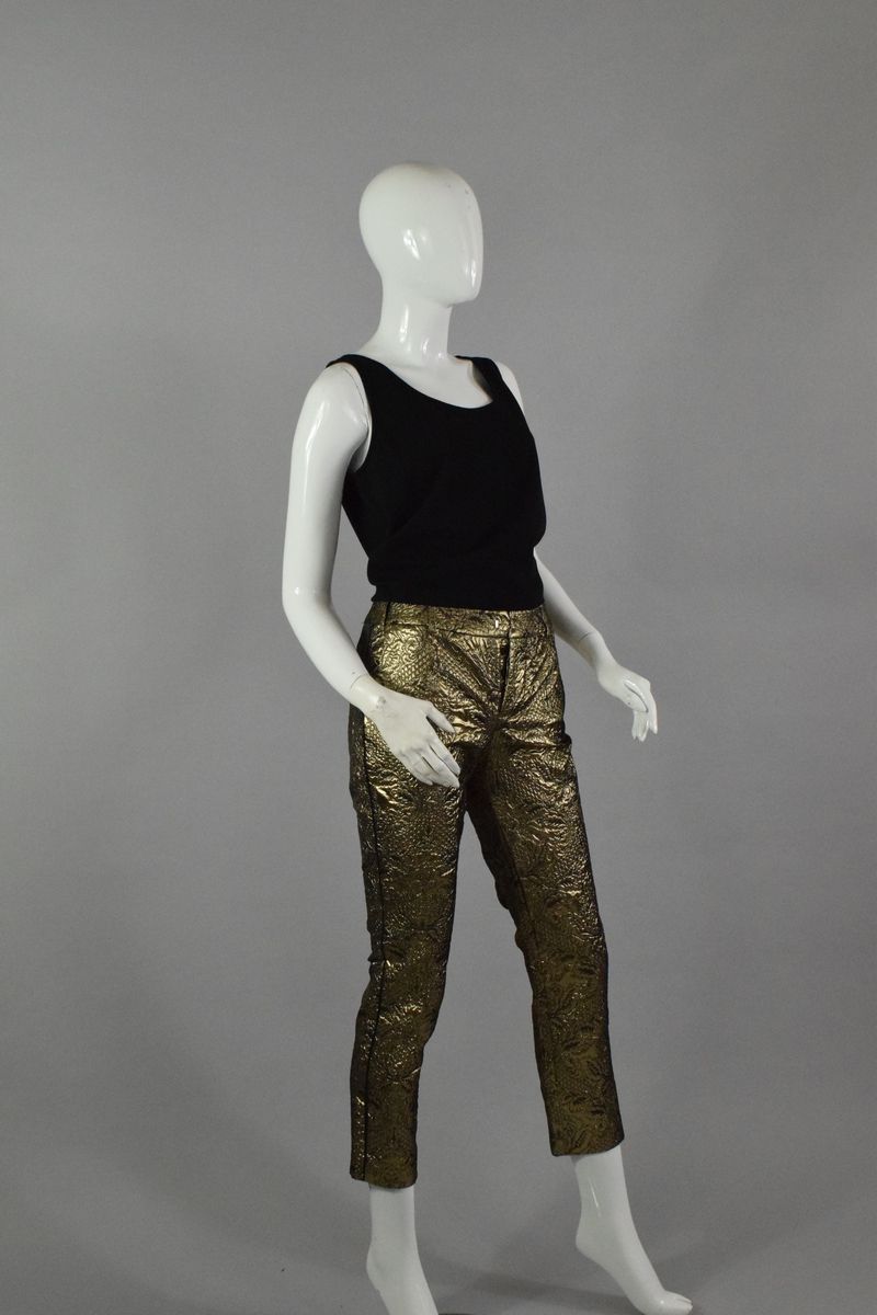 Null ZADIG & VOLTAIRE

Gold quilted lurex pants with plant motif. 

Size: 38