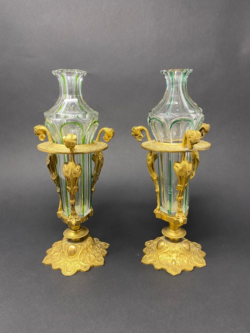 Null Pair of faceted crystal soliflores with green edging, bronze and gilt brass&hellip;