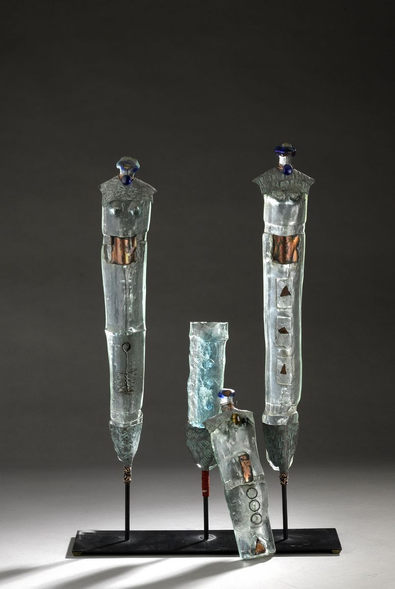 Null Bruno REVAULT (France, né en 1953)
Sculpture en verre moulé composée de tro&hellip;