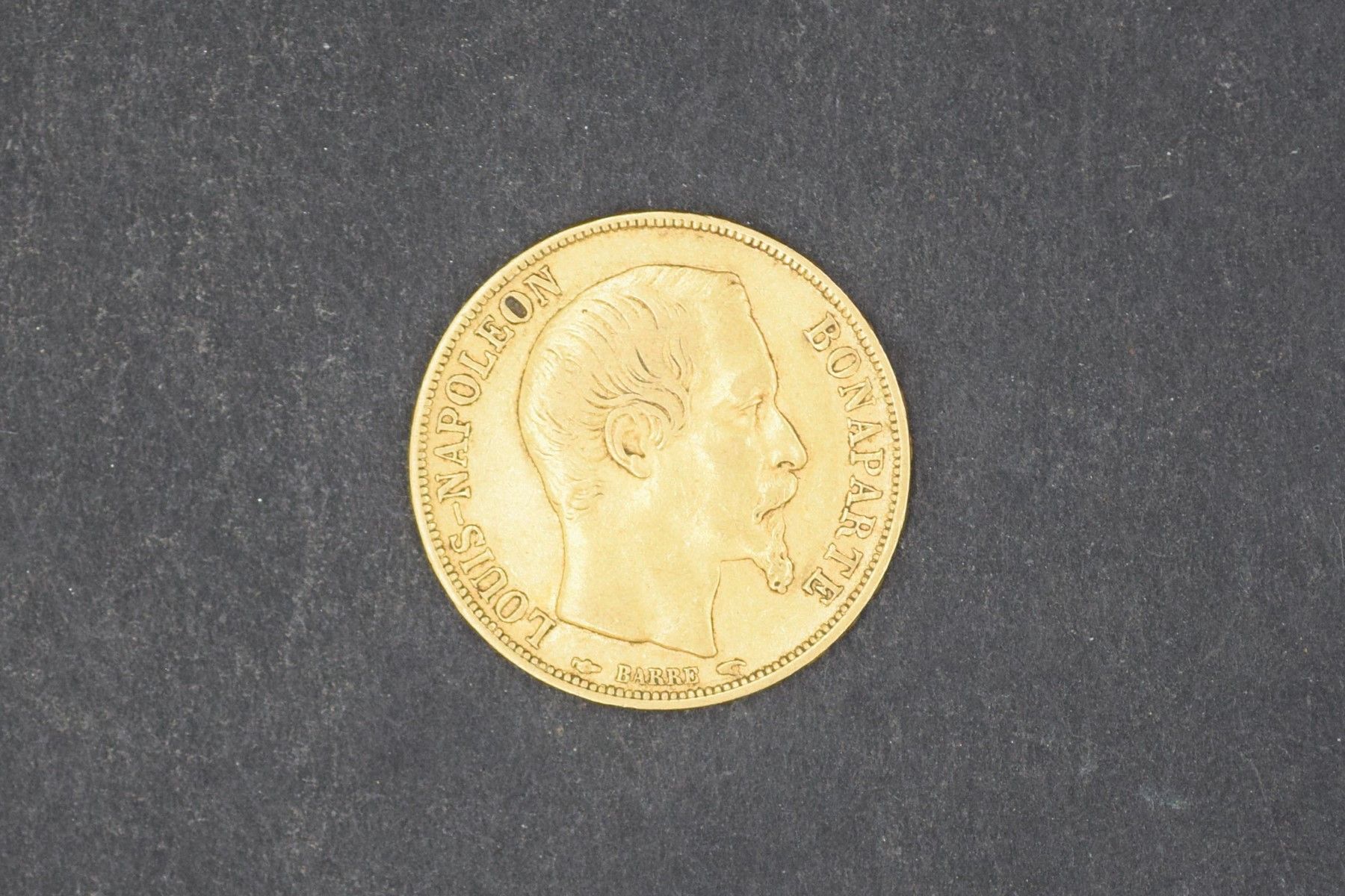 Null Une pièce en or de 20 francs Louis Napoléon Bonaparte - 1852 A 

Poids : 6,&hellip;