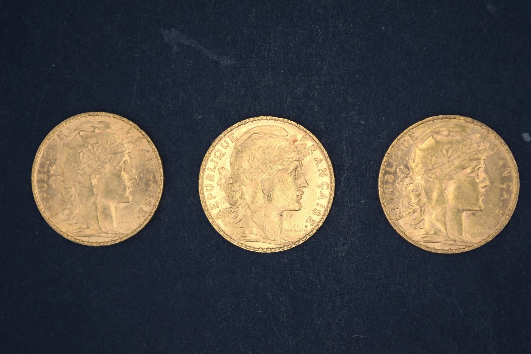 Null Lot de trois pièces en or de 20 francs Coq (1902 ; 1904 ; 1905)
TTB à SUP
P&hellip;