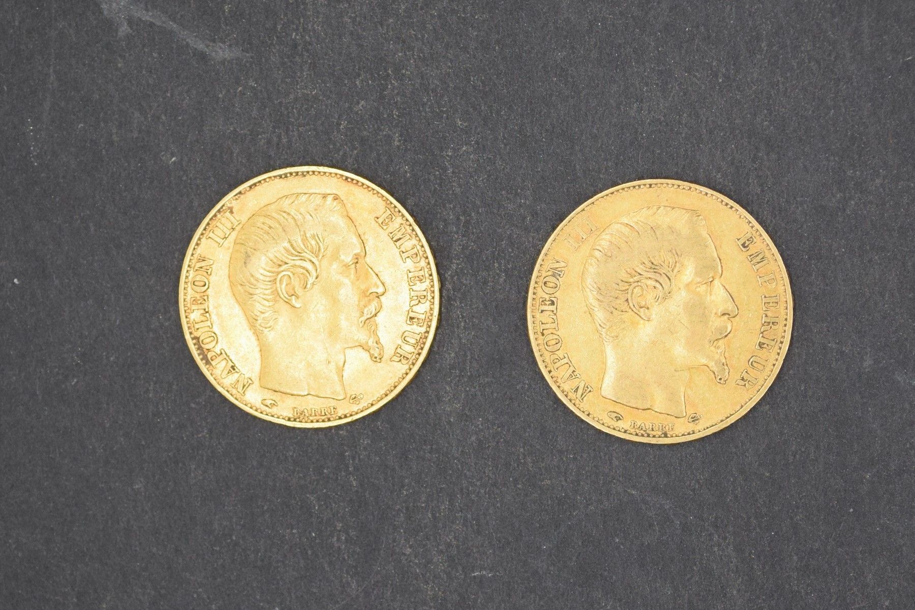 Null Deux pièces en or de 20 francs Napoléon III tête nue - 1855 A 

Poids : 12,&hellip;