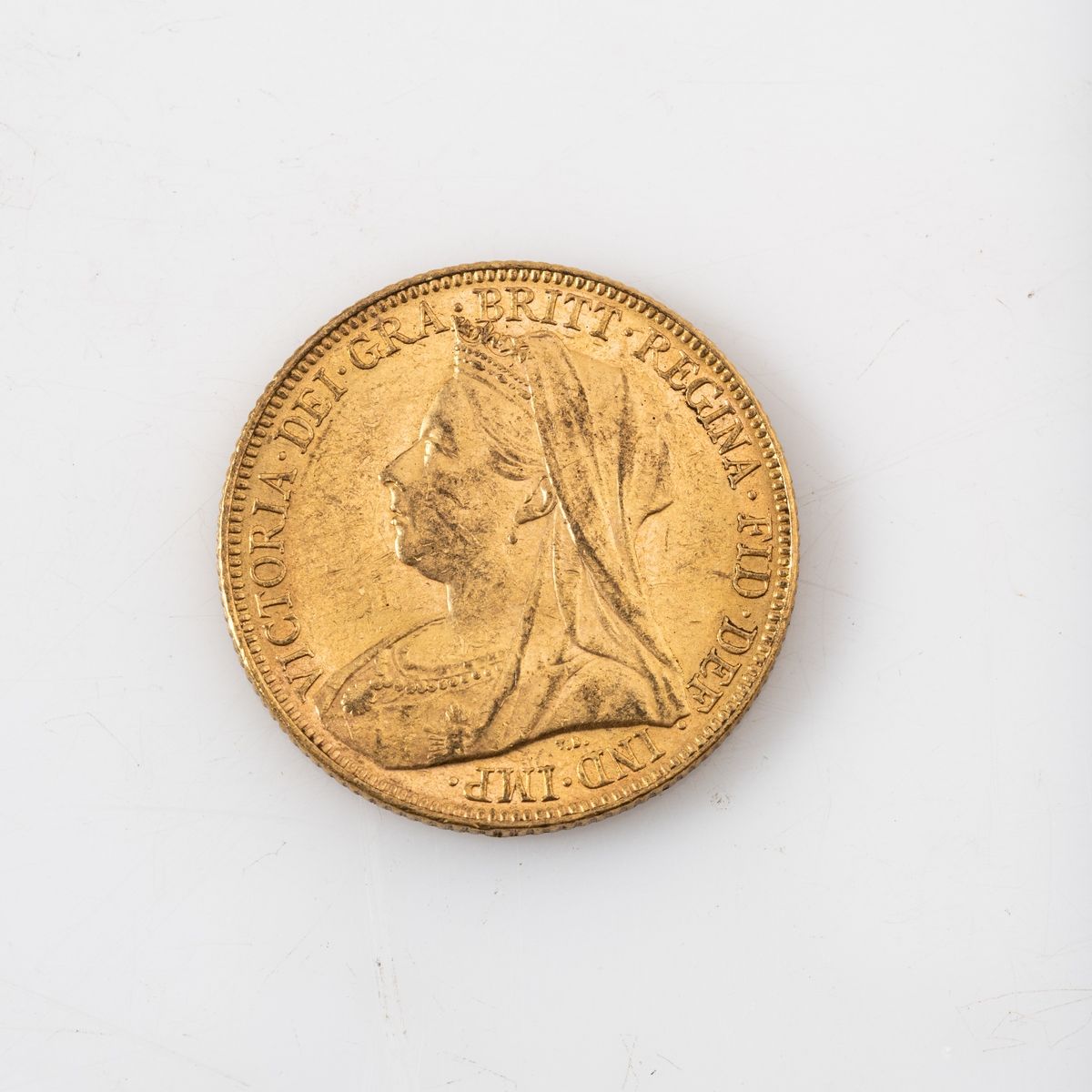 Null Une pièce en or d'1 Souverain Victoria tête vieille (1899). 

Poids : 7,98 &hellip;
