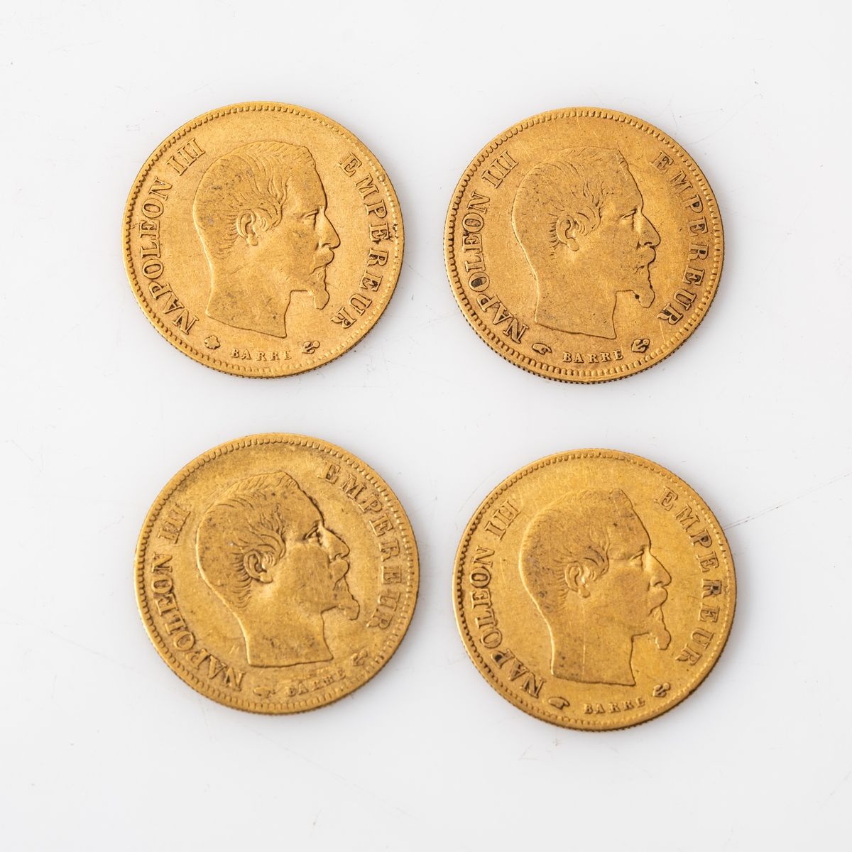 Null Quatre pièces en or de 10 Francs Napoléon III tête nue - 1855 A - 1856 A - &hellip;