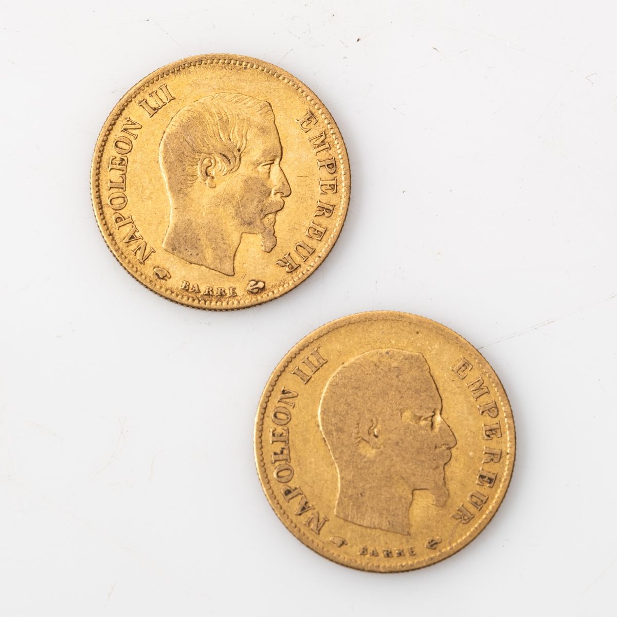 Null Deux pièces en or de 10 Francs Napoléon III tête nue (1860 a x 2).

Poids :&hellip;