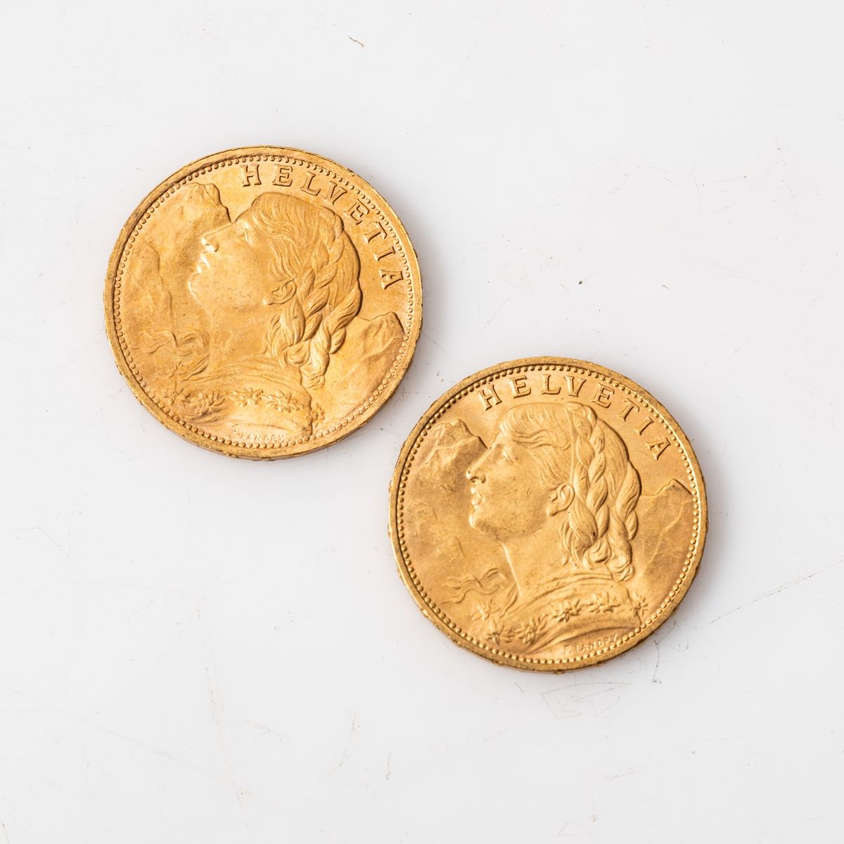 Null Due monete d'oro da 20 franchi Helvetia (1 x 1914; 1 x 1947). 

Peso: 12,9 &hellip;