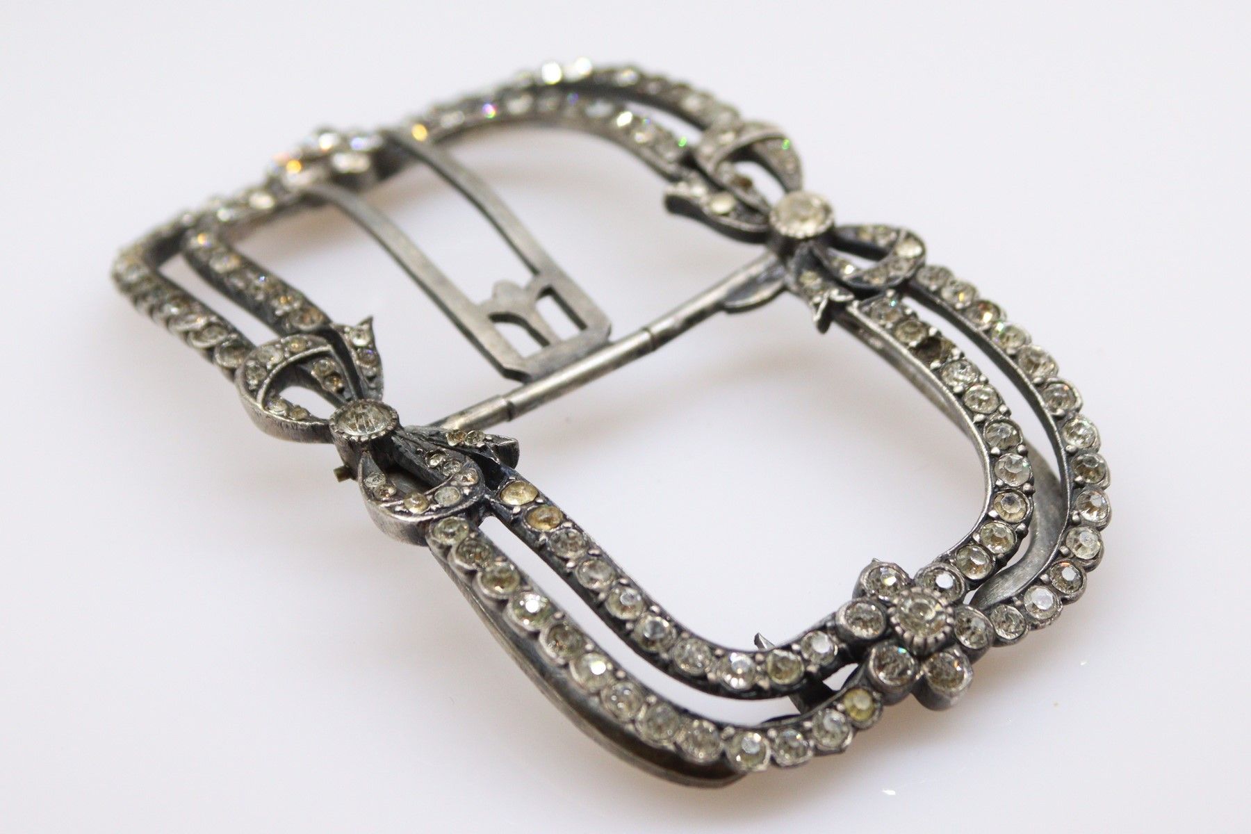 Null Silver (800) hat buckle decorated with ribbon bow and paved with rhinestone&hellip;