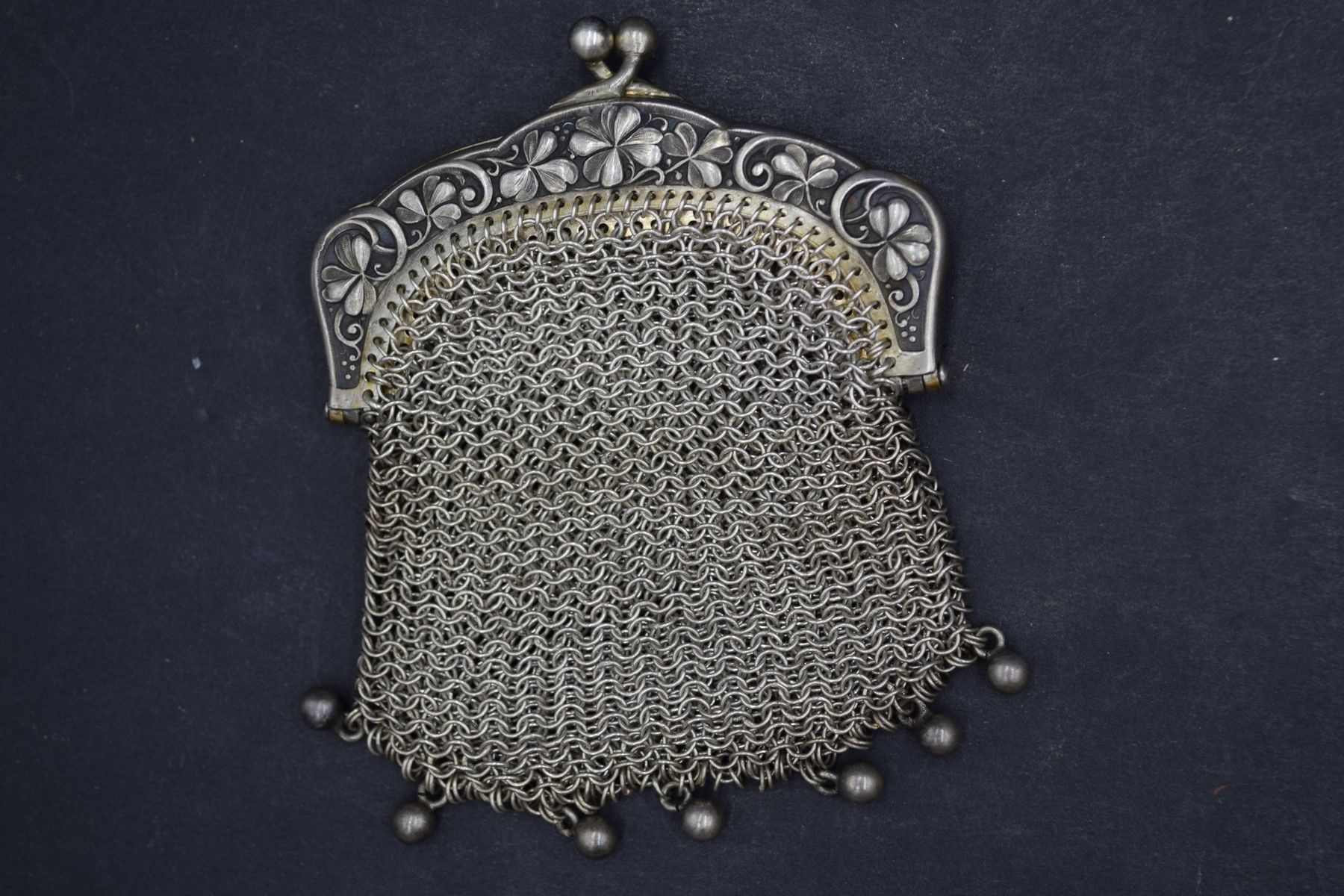 Null Silver mesh purse, boar's head hallmarked, clasp decorated with leaves, dan&hellip;