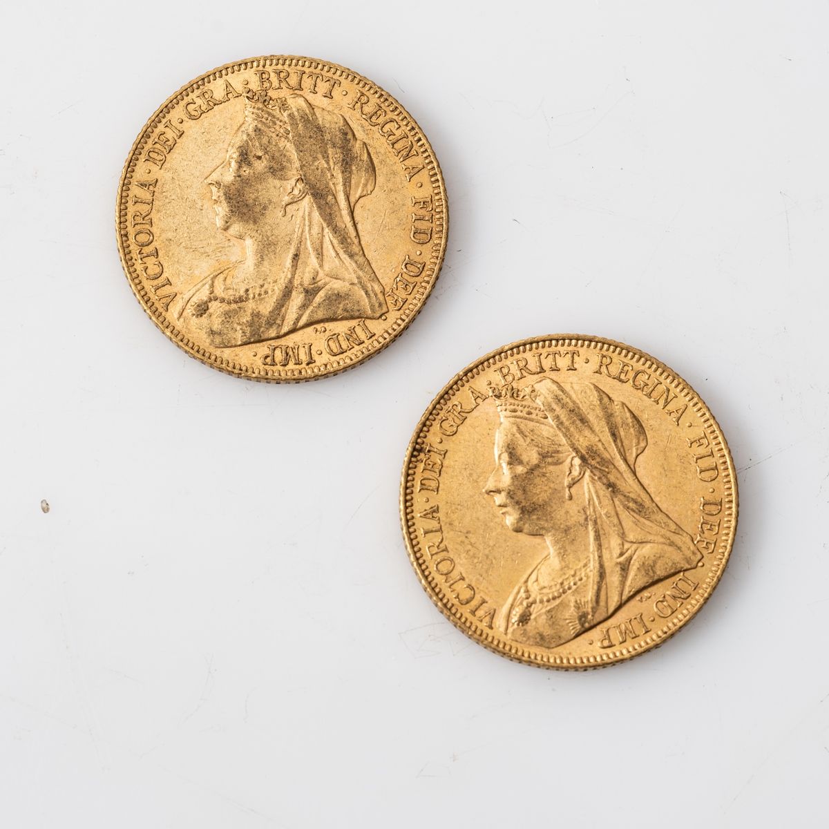 Null Deux pièces en or d'1 Souverain Victoria tête vieille (1901 x 2).

Poids : &hellip;