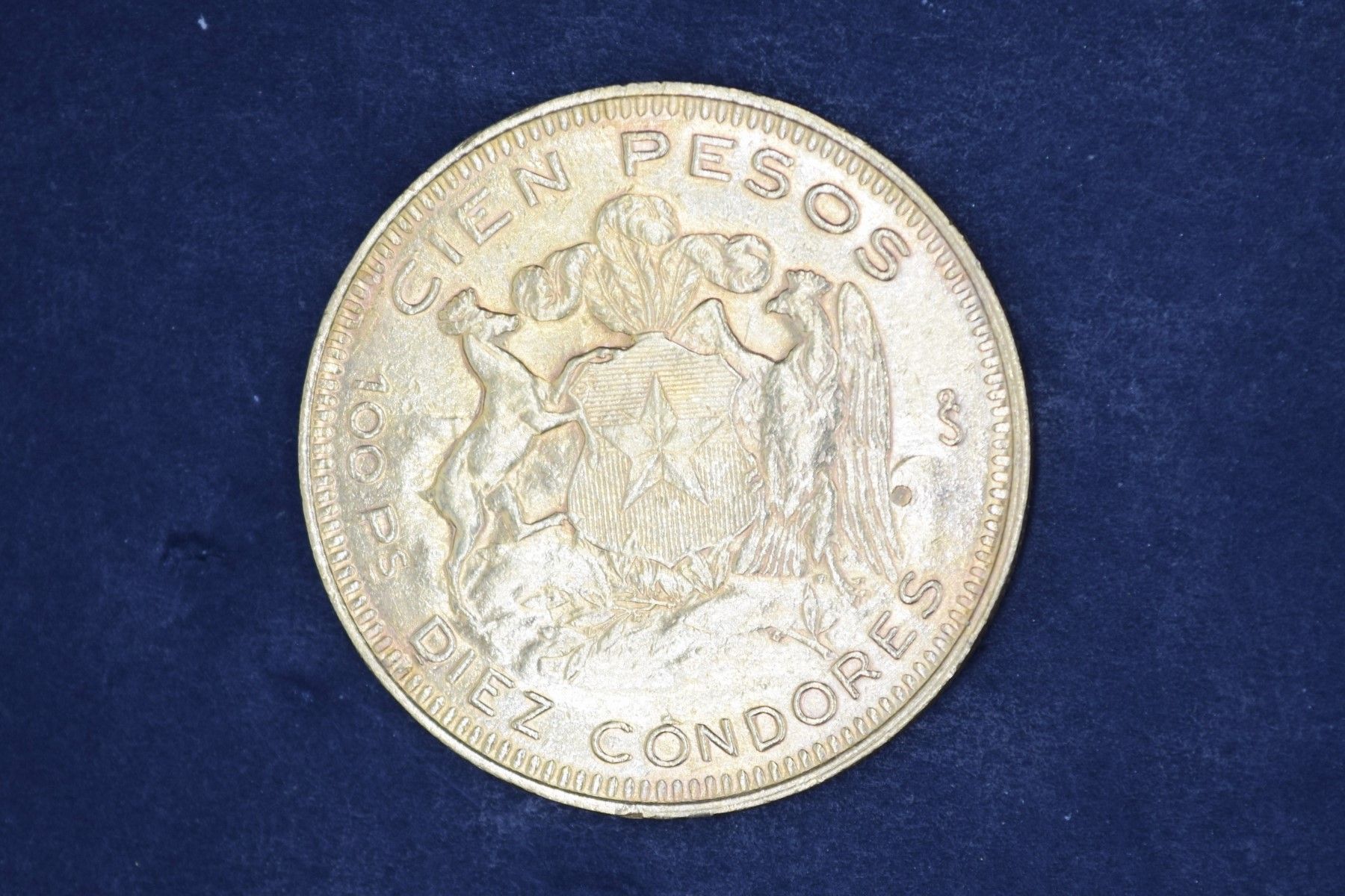 Null République du Chili
Pièce en or (900/1000°) de 100 pesos.
Avers : buste de &hellip;