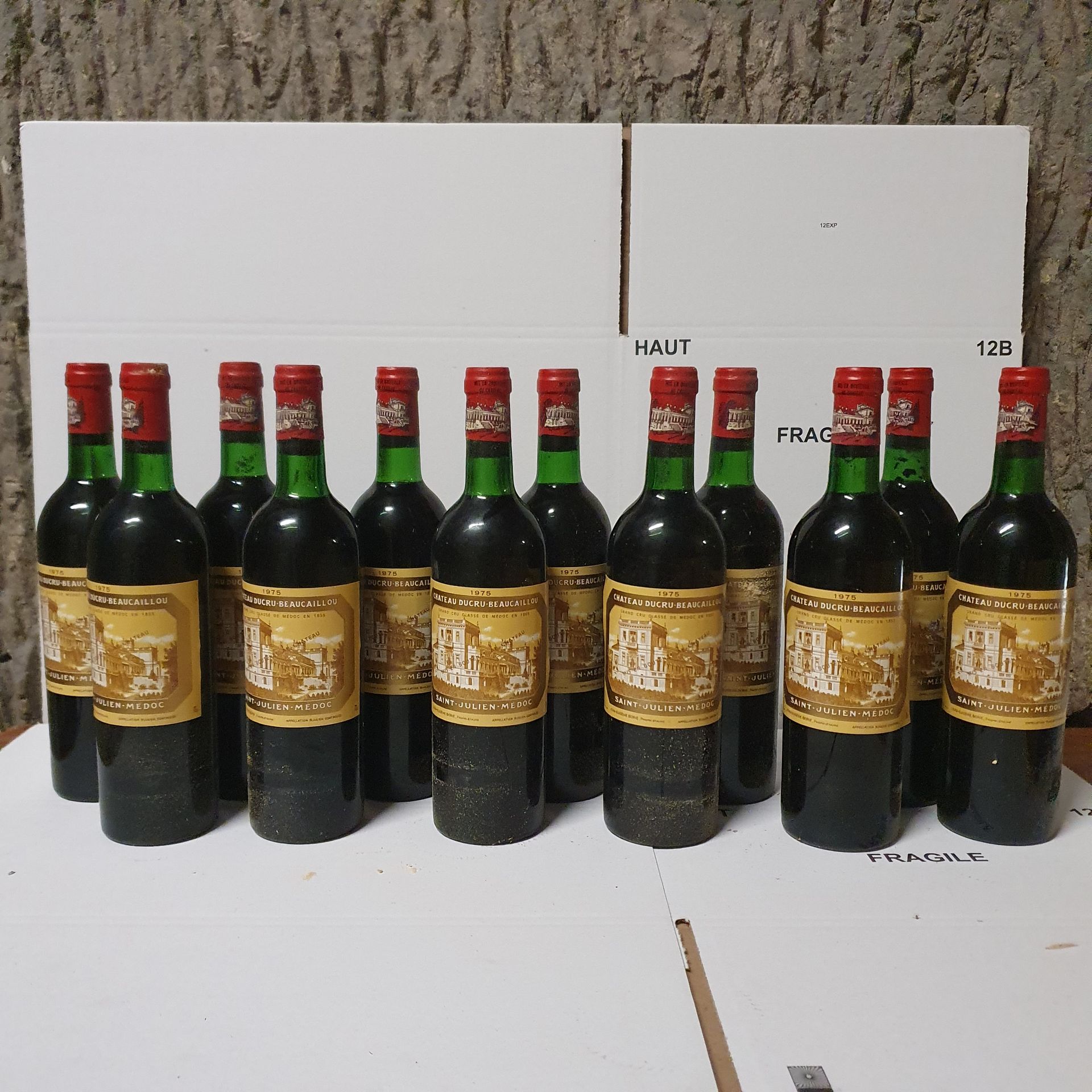 Null 12 botellas Château DUCRU-BEAUCAILLOU, 2° cru Saint-Julien 1975 CB 3TLB