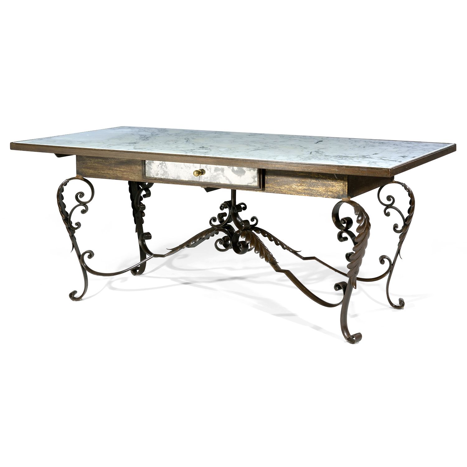 Null 40'S

Un tavolo da pranzo rettangolare, struttura in ferro battuto patinato&hellip;