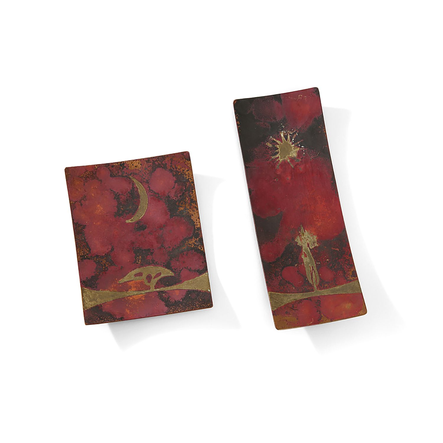 Null 伯纳德-杜南(1908-1998)

一对由铜和黄铜的长方形凹板制成的袖珍餐具，带有多色漆装饰。印有艺术家的字样。

一对铜器小饰品碗，多色漆装饰，有&hellip;