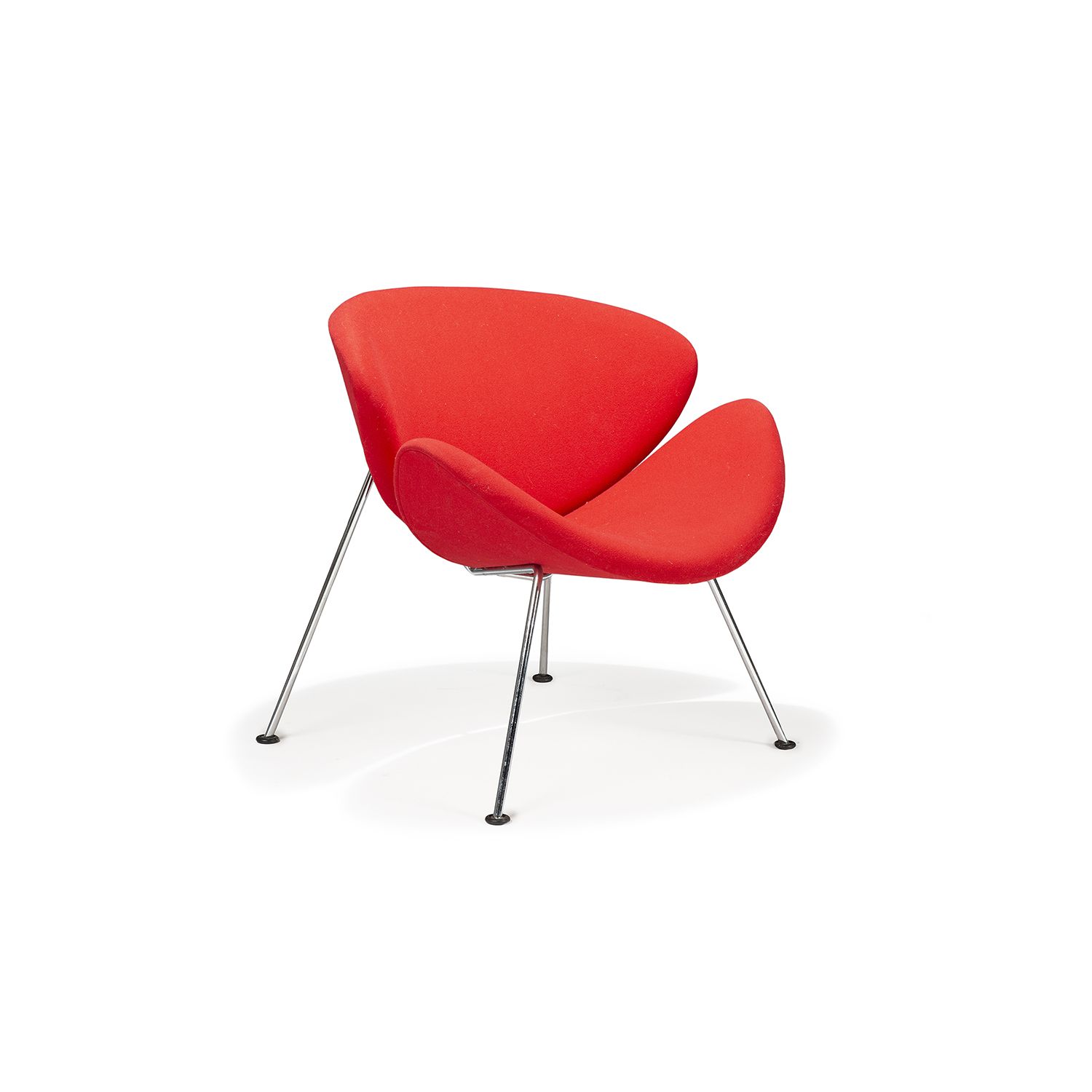 Null 皮埃尔-保林(1927-2009)

一把 "F437 "或 "橙色切片 "扶手椅，设计于1960年，钢脚，木质结构热成型，分为两部分，用红色羊毛织物&hellip;