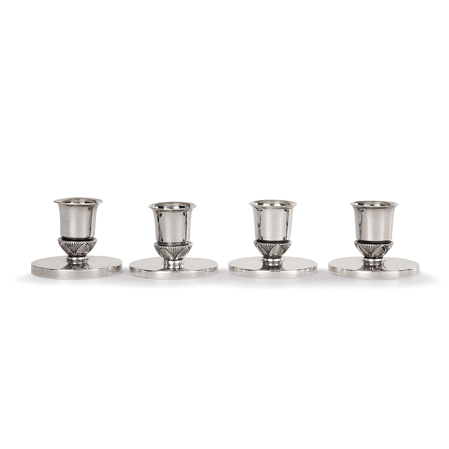 Null GEORG JENSEN (1866-1935) & GUNDORPH ALBERTUS (1887-1970)

Set di quattro ca&hellip;