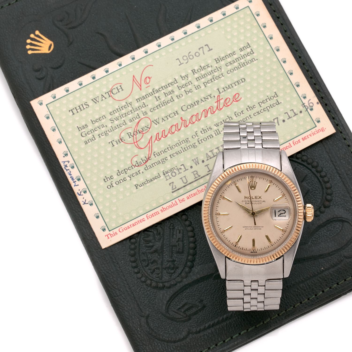 Null 
ROLEX




日期日期。REF. 6605。




于11月27日售出。1956




黄金和钢制腕表。




表壳：圆形，旋入式表冠，&hellip;