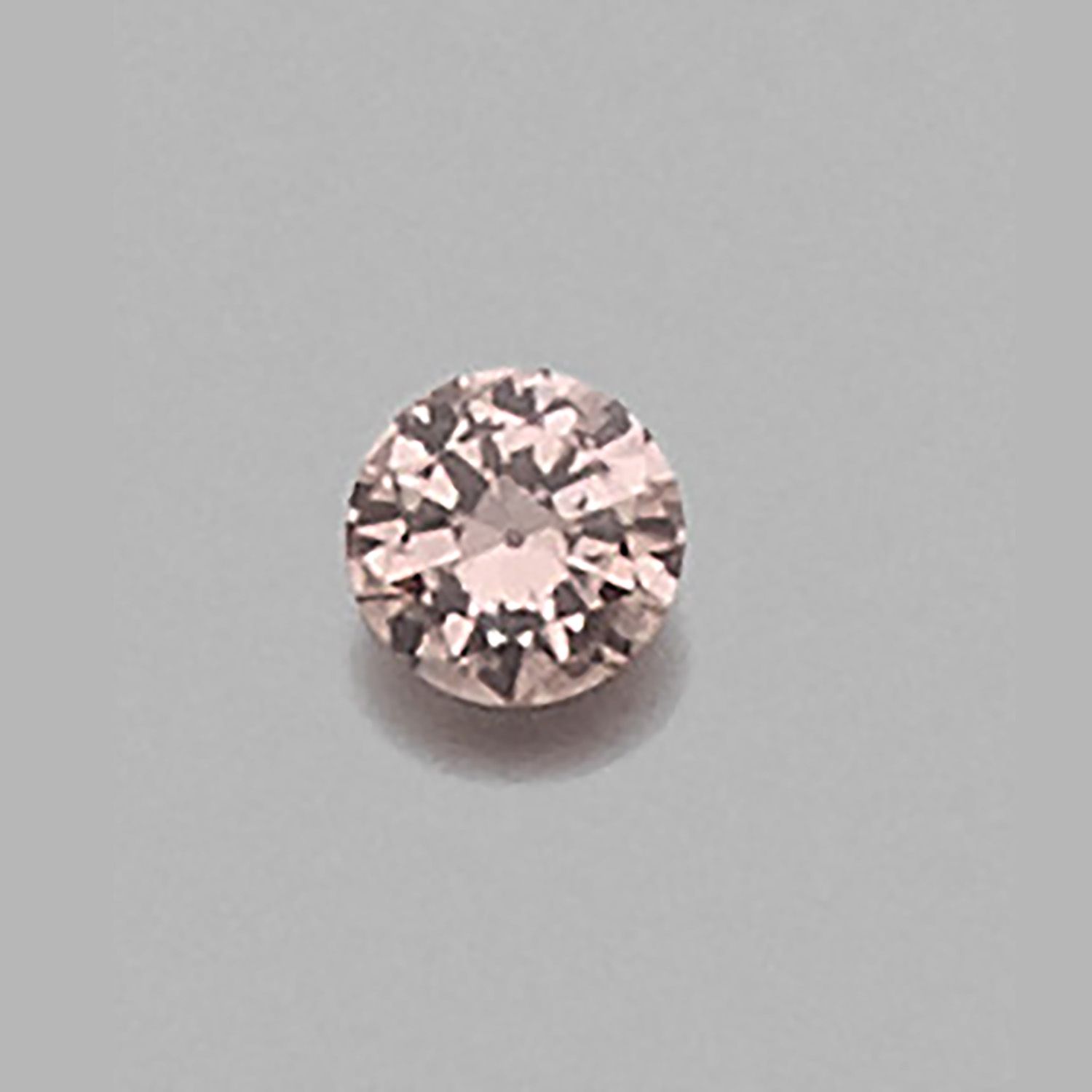 Null DIAMANT 0,61 CARAT FANCY PURPLISH-PINK

Diamant taille brillant sur papier &hellip;