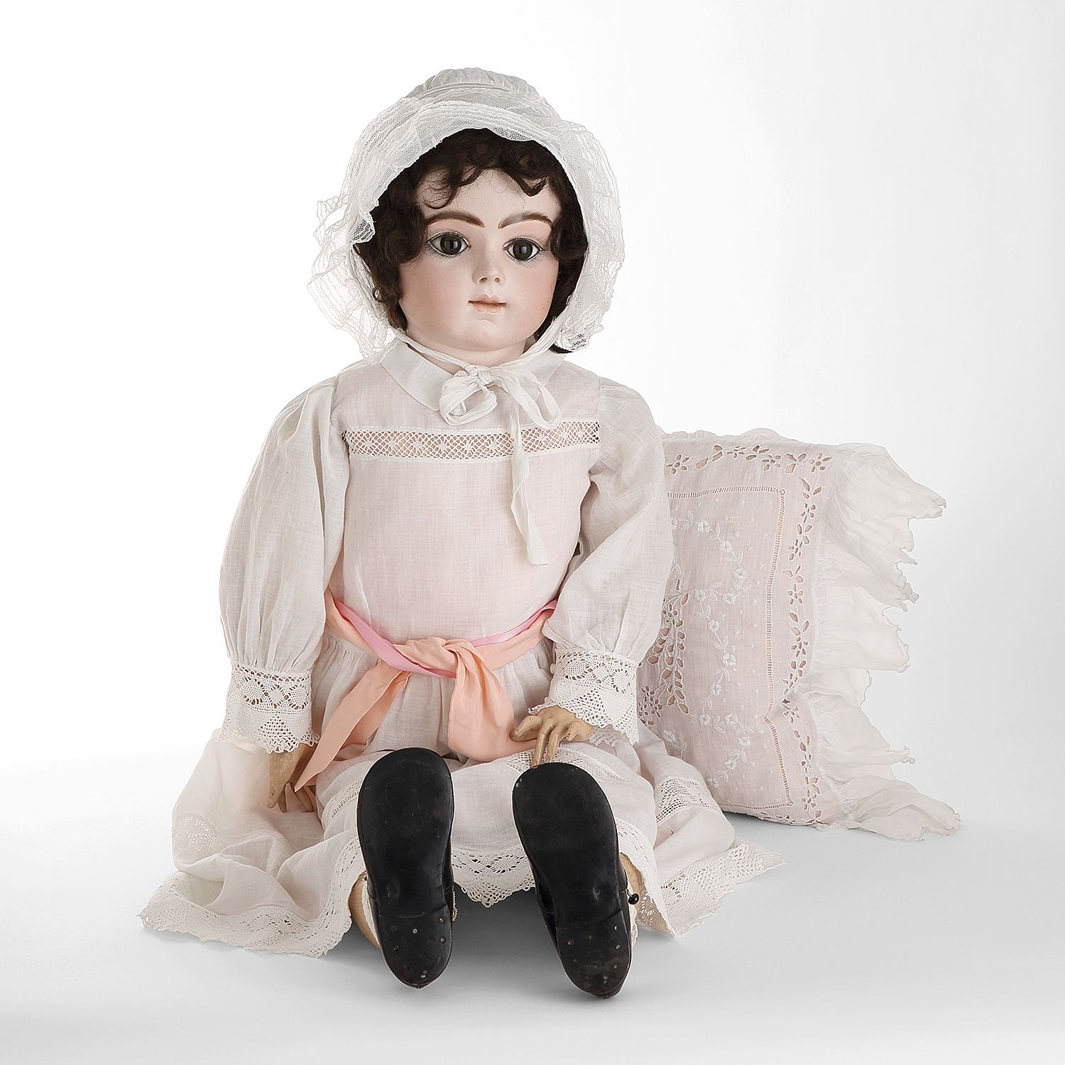 Null 大型法国娃娃，BRU，N°16，头部为压制的仿制品，闭口，标有 "BRU JNE R 16"，固定的棕色眼睛，SFBJ类型的连接身体。(意外和磨损）一&hellip;