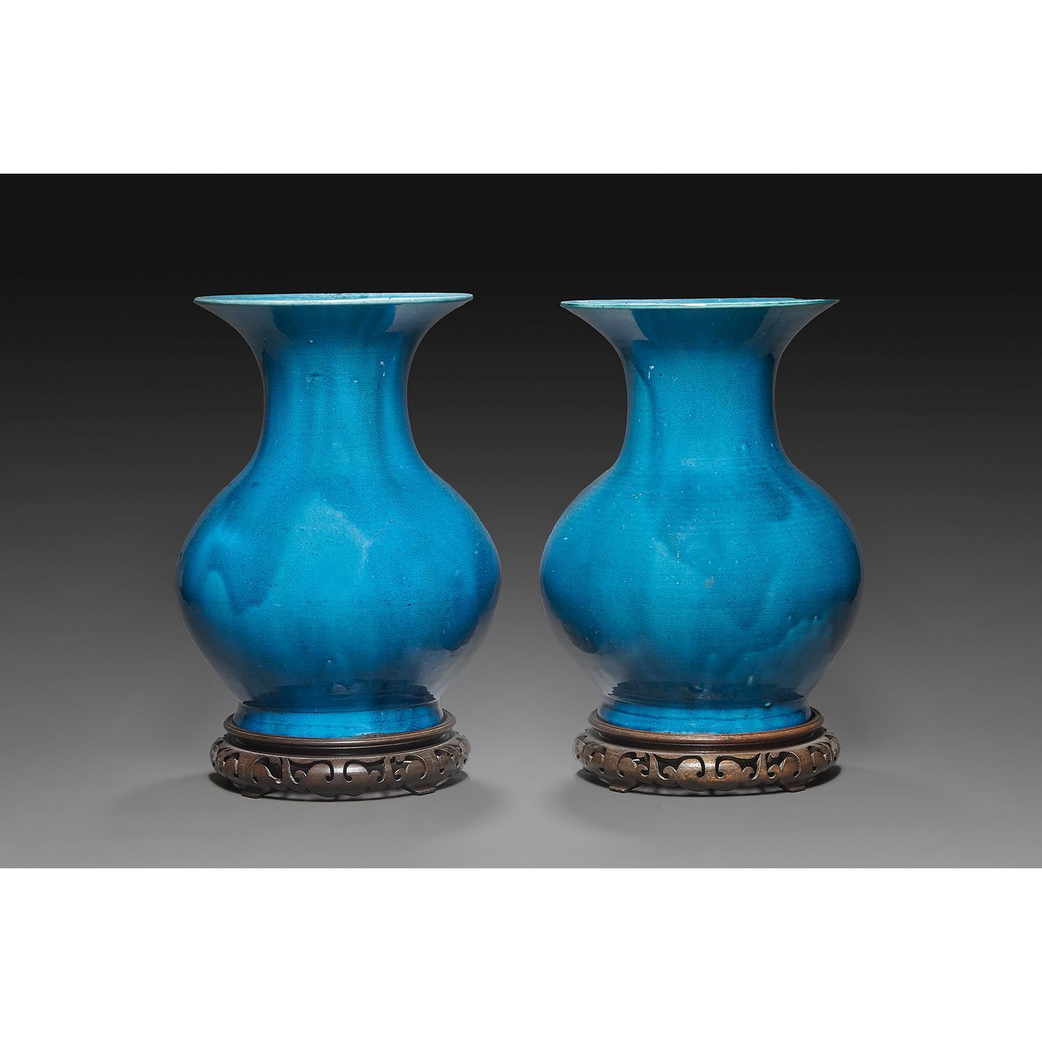 Null Pair of turquoise blue enameled porcelain BALUSTER VASES
, the neck widely &hellip;