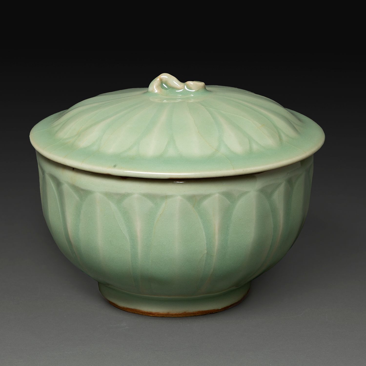 Null COVERED TERRACE
in ceramic and celadon glaze, Longquan style. The underglaz&hellip;