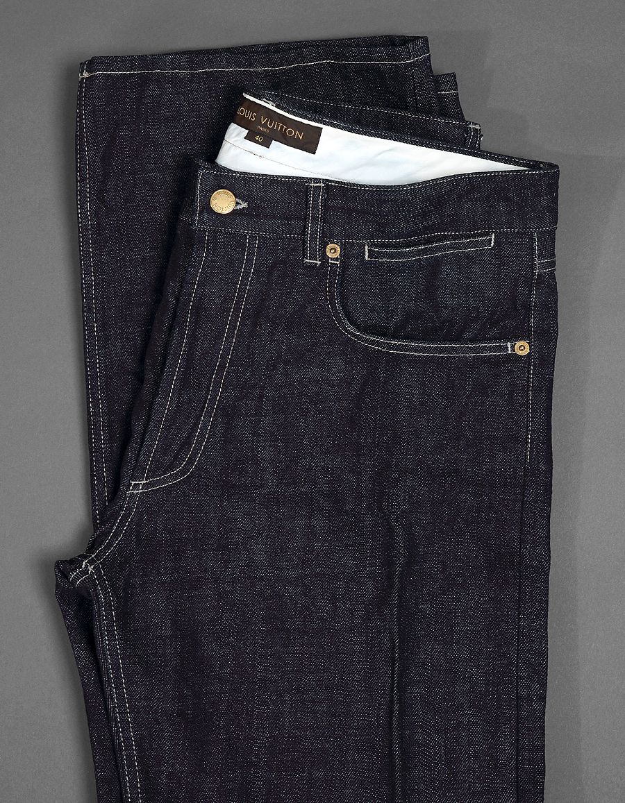 Louis VUITTON, Men's raw jeans with gray stitching, butt…