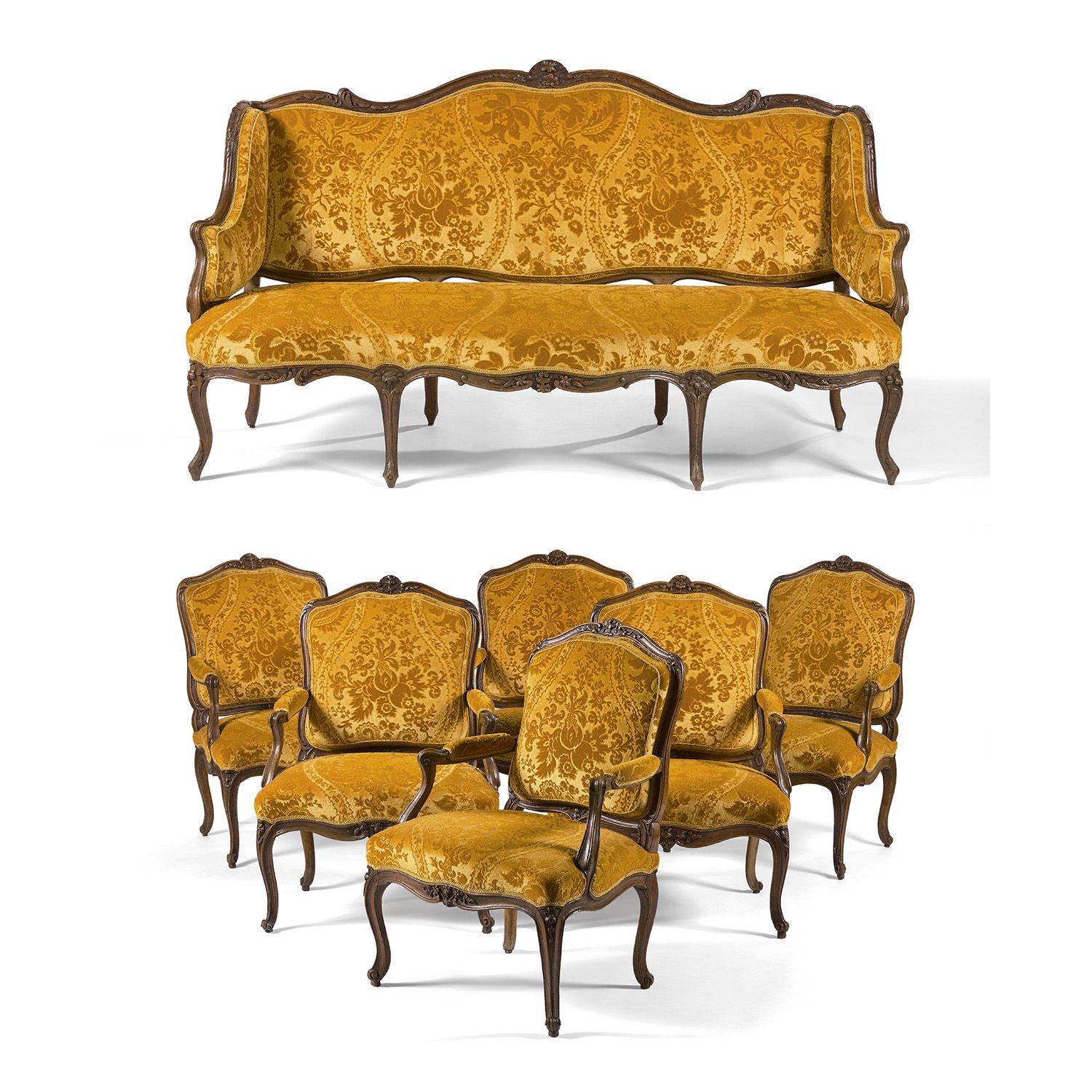 Null 路易十五时期，一套六把扶手椅，盖有Jean Avisse（1723-1796）的I.Avisse印章，以及一张类似型号的沙发，盖有C.L.Burgat&hellip;