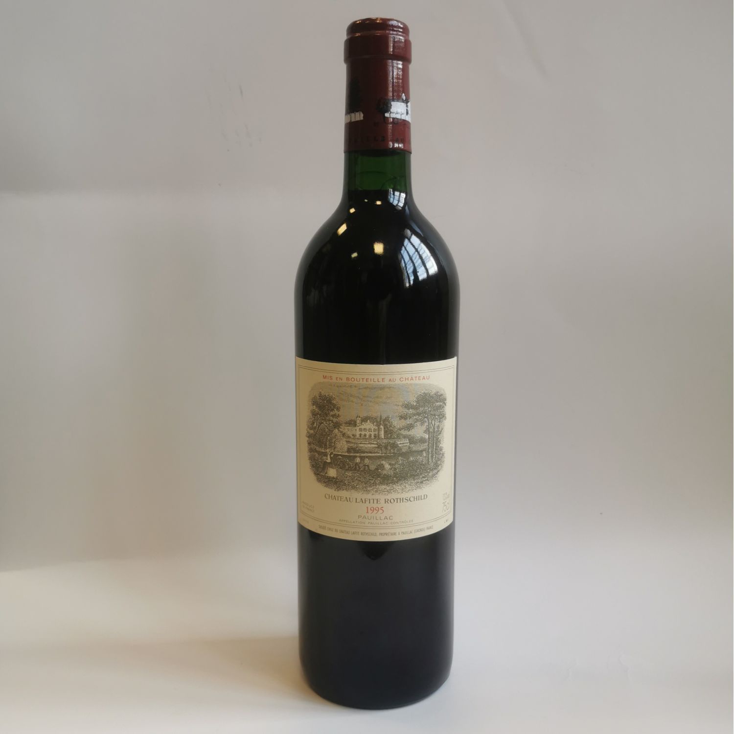 Null 1 bouteille Château LAFITE-ROTHSCHILD, 1° cru Pauillac 1995