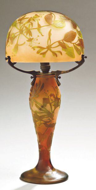 Émile GALLÉ (1846-1904) Lampe champignon à piétement balustre et col hémisphériq&hellip;