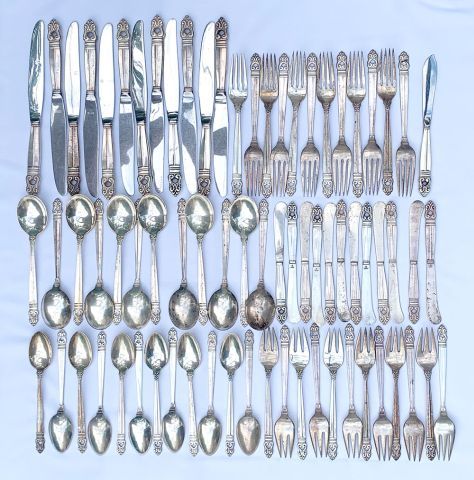 Null ROYAL DANISH

Royal Danish silver cutlery set for 12 people including 12 kn&hellip;