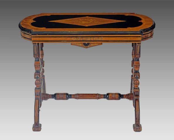 Null Exceptional side table in marquetry and blackened wood;

in the center a ly&hellip;