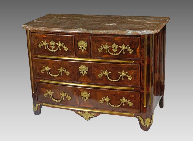 Null EXCEPTIONAL LOUIS XIV PERIOD CHEST, 

in rosewood marquetry elegantly arche&hellip;