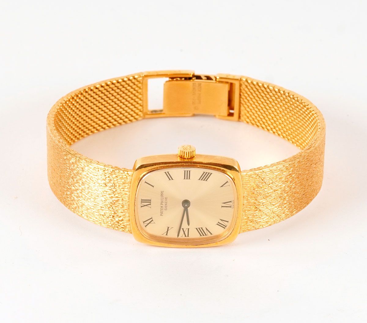 Null PATEK PHILIPPE
Philippe Patek lady's watch in 18K gold.
Gross weight: 54.6g