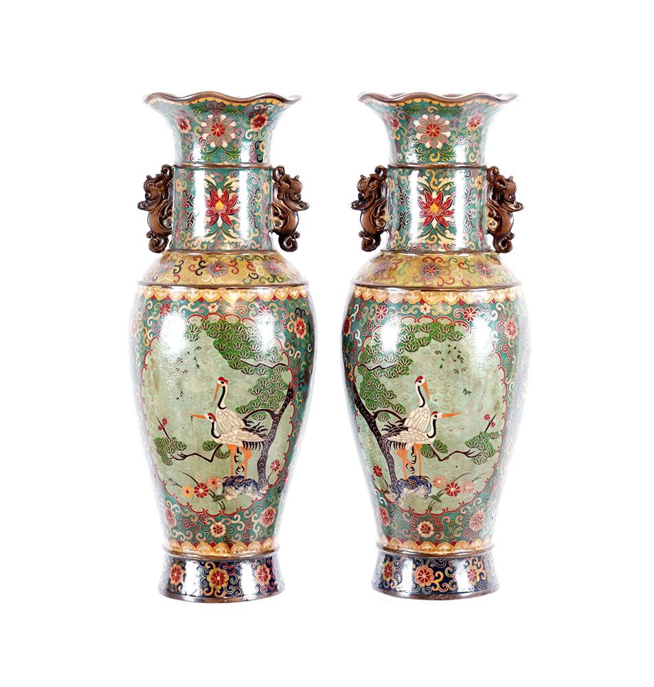 Null 中国 / 中国 



一对景泰蓝铜质花瓶，有 "长寿鹤 "的图案。 

正隆统治时期的标志。





出处：英国伦敦斯托克斯普林古董店。C1985&hellip;