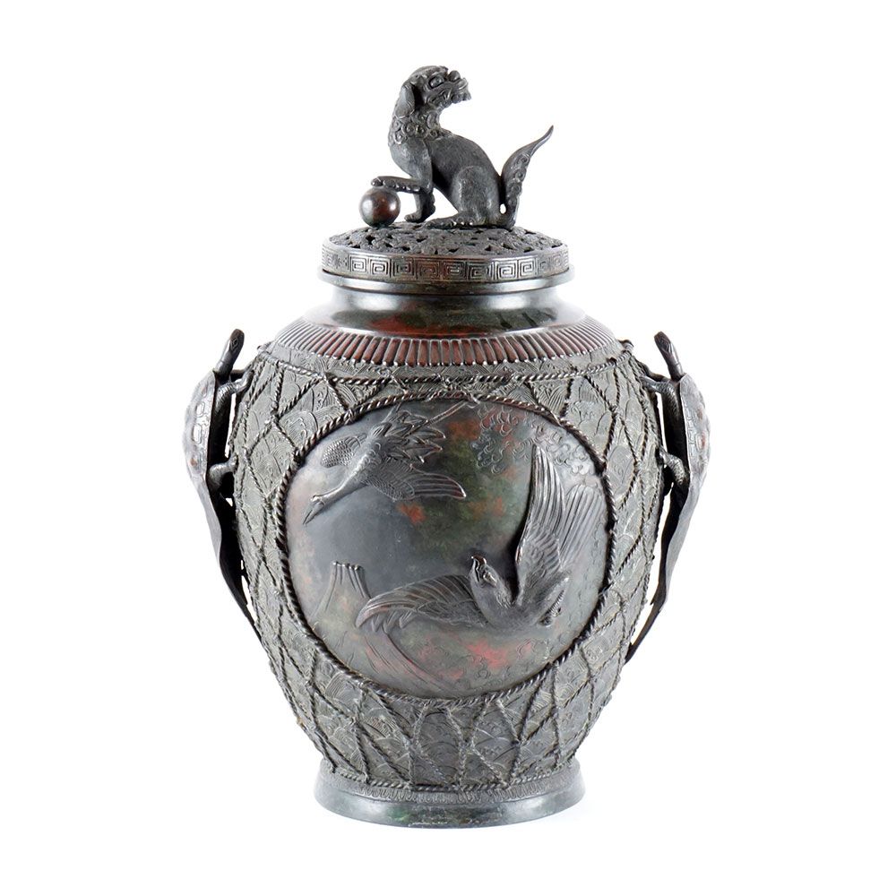 Null MEIJI-ZEIT / MEIJI PERIOD

Vase aus Bronze oder Gusseisen mit zwei Medaillo&hellip;