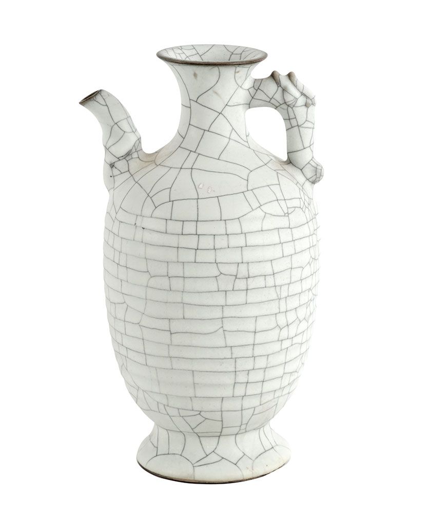 Null 中国 / 中国 



开裂的搪瓷水瓶。 



高度：24厘米或9 1/2英寸。